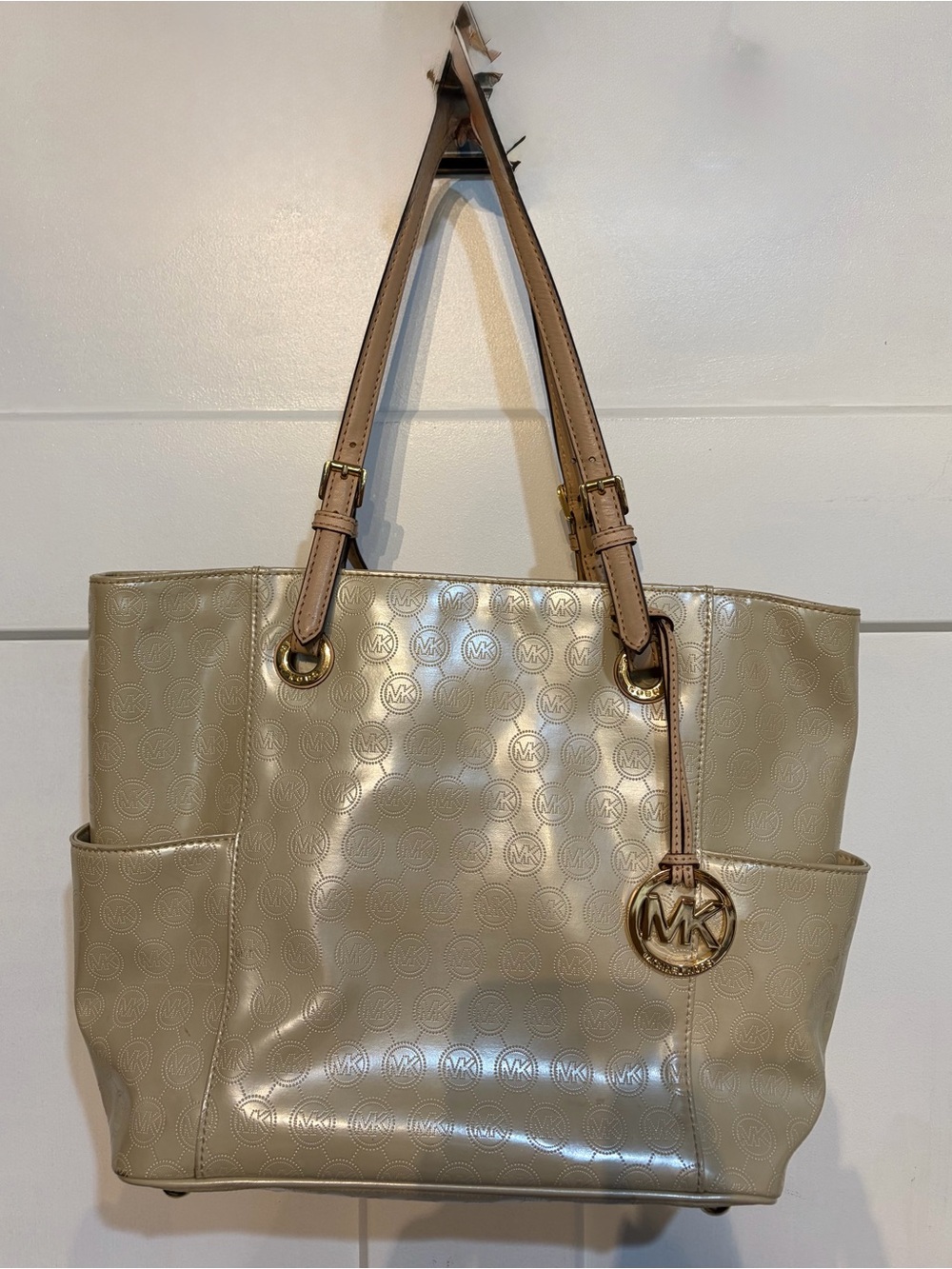 Michael Kors Shiny Cream Logo Tote with Gold Charm
